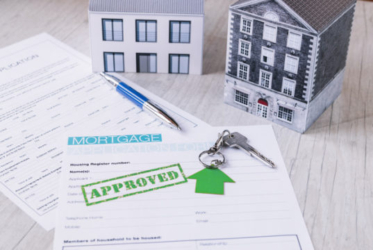 https://www.freepik.com/free-photo/new-house-keys-composition-with-papers_1845915.htm#page=1&query=mortgage&position=1