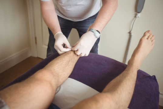 https://www.freepik.com/free-photo/physiotherapist-performing-dry-needling-leg-patient_8405551.htm#page=1&query=acupuncture%20feet&position=6