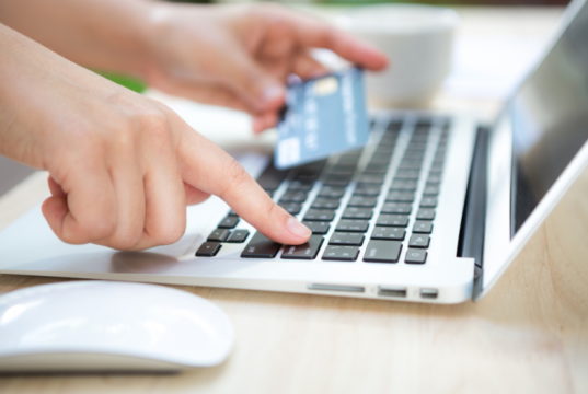 https://www.freepik.com/free-photo/hand-with-credit-card-laptop_978447.htm#page=1&query=shop%20online&position=42
