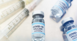 https://www.freepik.com/premium-photo/needles-syringes-tray-prevention-treatment-from-coronavirus-infection_8568373.htm#page=1&query=covid%20vaccine&position=30