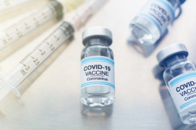 https://www.freepik.com/premium-photo/needles-syringes-tray-prevention-treatment-from-coronavirus-infection_8568373.htm#page=1&query=covid%20vaccine&position=30