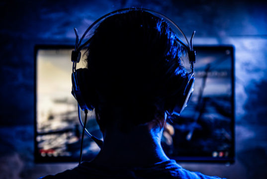 https://www.freepik.com/premium-photo/woman-playing-video-games_5570874.htm#page=1&query=video%20games&position=35