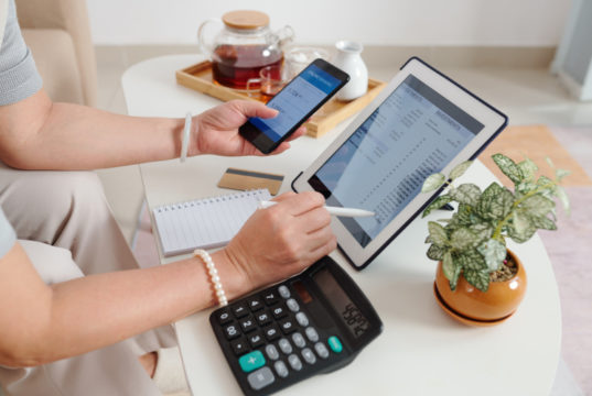 https://www.freepik.com/premium-photo/hands-senior-woman-checking-investment-account-via-application-tablet-computer-buying-new-stocks-receiving-dividends_17435605.htm#page=1&query=female%20stock%20market&position=11