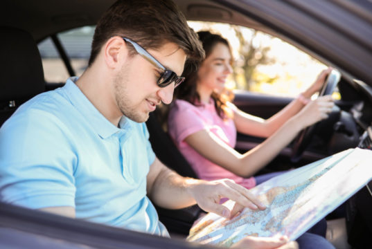 https://www.freepik.com/free-photo/travel-couple-is-traveling-car_9935417.htm?query=road%20trip