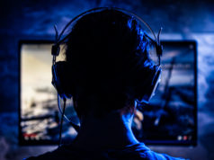 https://www.freepik.com/premium-photo/woman-playing-video-games_5570874.htm#page=3&query=video%20game&position=42