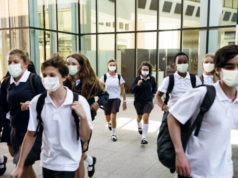 https://www.freepik.com/free-photo/high-school-students-wearing-masks-their-way-home_12195193.htm#page=1&query=covid%20kids&position=23
