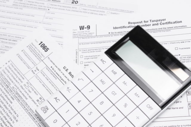 https://www.freepik.com/premium-photo/income-tax-forms-with-pen-calculator_17657509.htm#page=3&query=irs&position=5
