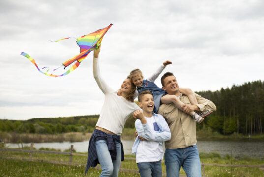 https://www.freepik.com/free-photo/medium-shot-family-with-colorful-kite_15266399.htm#page=1&query=family&position=18