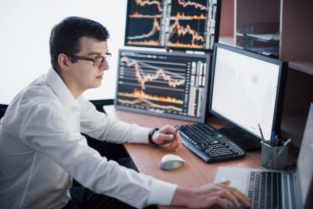 stockbroker-shirt-is-working-monitoring-room-with-display-screens-stock-exchange-trading-forex-finance-graphic-concept-businessmen-trading-stocks-online (1) https://www.freepik.com/premium-photo/stockbroker-shirt-is-working-monitoring-room-with-display-screens-stock-exchange-trading-forex-finance-graphic-concept-businessmen-trading-stocks-online_11341322.htm?query=stock%20market