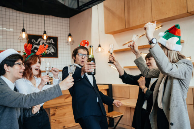 https://www.freepik.com/free-photo/happy-colleagues-office-celebrate-special-event_8877528.htm#page=1&query=holiday%20office%20party&position=8&from_view=search