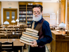 https://www.freepik.com/premium-photo/confident-elegant-librarian-university-professor-teacher-man-wearing-stylish-clothes-happy-share-knowledge-holding-stack-different-books-standing-vintage-library-indoors_9140703.htm#query=elderly%20librarian&position=20&from_view=search