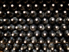https://www.freepik.com/free-photo/lots-red-wine-bottles-winery_10353376.htm#query=winery&position=45&from_view=search