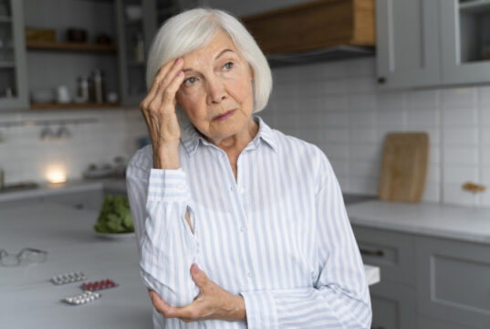 https://www.freepik.com/free-photo/senior-woman-confronting-alzheimer-disease_16518258.htm?query=lonely%20elderly