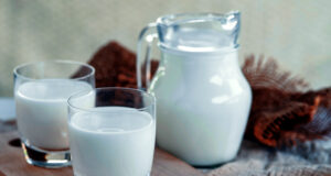 https://www.freepik.com/premium-photo/milk-milk-bottle-milk-glass-wooden-table-glass-jug-glass-with-milk-healthy-eating-concept_22950434.htm?query=milk