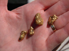 https://www.vecteezy.com/photo/3779036-gold-nuggets-in-hand
