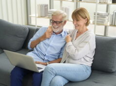 https://www.vecteezy.com/photo/6273358-happy-caucasian-senior-couple-using-laptop-at-home