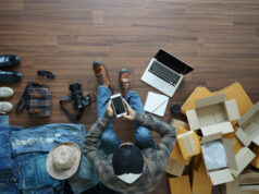 https://www.vecteezy.com/photo/6691868-top-view-of-men-using-smart-phone-selling-online-start-up-small-business-owner-ideas-concept