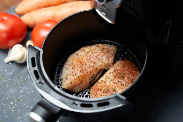 https://www.freepik.com/premium-photo/cooking-skinless-chicken-breast-with-spices-air-fryer_12438216.htm#query=air%20fryer&position=36&from_view=search