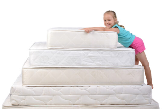 https://www.freepik.com/premium-photo/girl-holds-mattress-smiles_5095930.htm#query=many%20mattresses&position=35&from_view=search