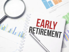 https://www.freepik.com/premium-photo/green-card-white-notepad-magnifier-financial-documentation-text-early-retirement-business-concept_25029239.htm#query=early%20retirement%20plan&position=1&from_view=search