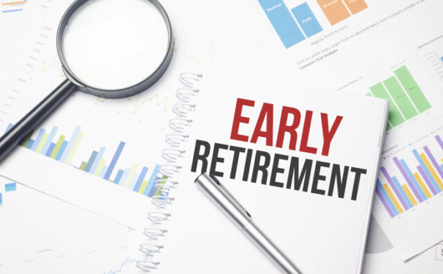 green-card-white-notepad-magnifier-financial-documentation-text-early-retirement-business-concept https://www.freepik.com/premium-photo/green-card-white-notepad-magnifier-financial-documentation-text-early-retirement-business-concept_25029239.htm#query=early%20retirement%20plan&position=1&from_view=search