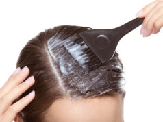 https://www.freepik.com/free-photo/hair-coloring-with-brush-white-wall_11961094.htm#query=hair%20coloring&position=2&from_view=search