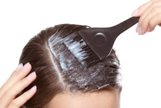 https://www.freepik.com/free-photo/hair-coloring-with-brush-white-wall_11961094.htm#query=hair%20coloring&position=2&from_view=search