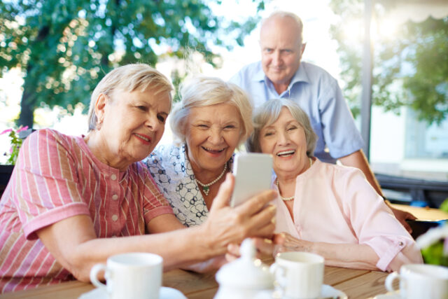 https://www.freepik.com/free-photo/modern-seniors-taking-picture-themselves_5399108.htm#query=senior%20technology&position=0&from_view=search