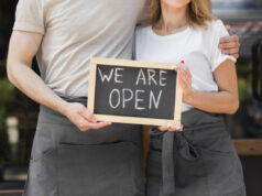 https://www.vecteezy.com/photo/4930641-couple-reopening-small-business