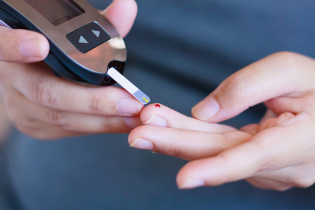 https://www.vecteezy.com/photo/6651444-test-blood-glucose-for-diabetes