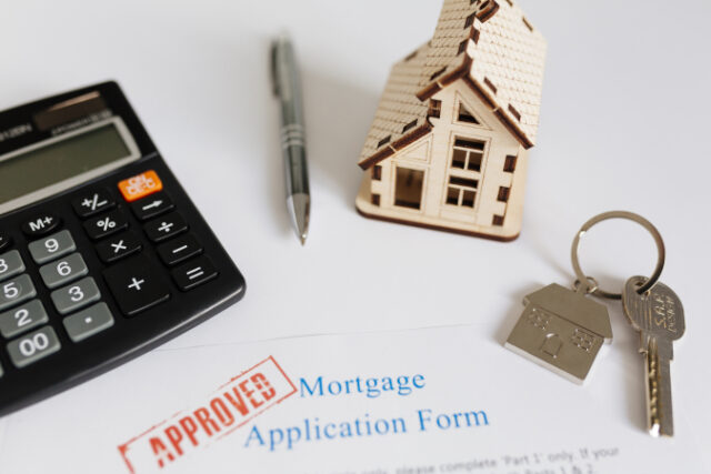 https://www.freepik.com/free-photo/mortgage-contract-house-figurine_1565660.htm#page=2&query=mortgage&position=21&from_view=search