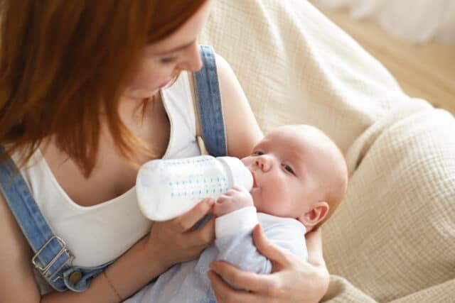 https://www.freepik.com/free-photo/portrait-beautiful-mother-with-her-baby_11203350.htm#page=2&query=baby%20feeding&position=2&from_view=search