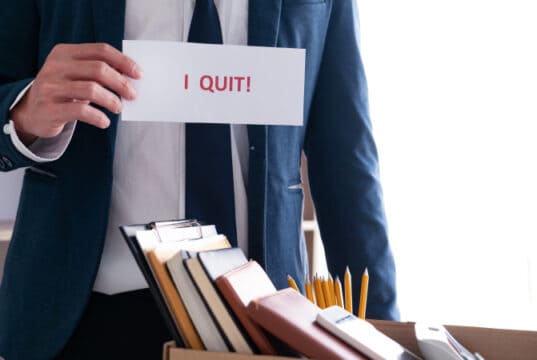 https://www.vecteezy.com/photo/6169342-businessman-holding-with-i-quit-words-card-letter-resign-employee-change-of-job-concept