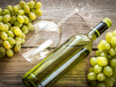 https://www.vecteezy.com/photo/5733566-white-wine-with-bunch-of-grape