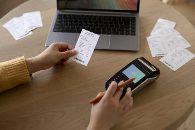 https://www.freepik.com/free-photo/close-up-hand-holding-receipt_19894502.htm#query=receipts&position=4&from_view=search