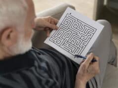 https://www.freepik.com/free-photo/elderly-man-confronting-alzheimer-disease_16518589.htm#query=dementia&position=24&from_view=search