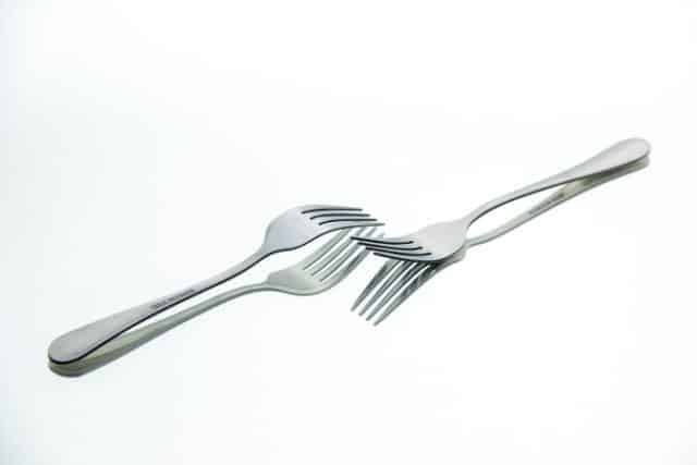 https://www.freepik.com/free-photo/front-view-pair-forks-with-reflection-surface-free-place_12058746.htm#query=forks&position=43&from_view=search