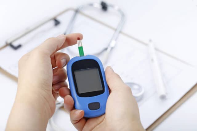 hand-holding-blood-glucose-meter-measuring-blood-sugar-background-is-stethoscope-chart-file https://www.freepik.com/free-photo/hand-holding-blood-glucose-meter-measuring-blood-sugar-background-is-stethoscope-chart-file_1193248.htm#query=diabetes&position=15&from_view=search