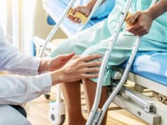 https://www.vecteezy.com/photo/8063118-close-up-of-doctor-examining-female-patient-with-injured-leg-or-knee-in-clinic-sport-exercise-injuries