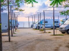 https://www.vecteezy.com/photo/6249891-mobile-homes-caravans-at-vehicle-camping-near-sandy-beach-of-tyrrhenian-sea-in-tropea-town