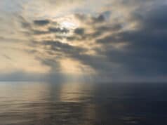 https://www.vecteezy.com/photo/3051662-seascape-in-cloudy-and-foggy-weather