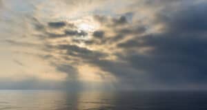https://www.vecteezy.com/photo/3051662-seascape-in-cloudy-and-foggy-weather