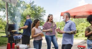 https://www.freepik.com/free-photo/friends-celebrating-eating-tailgate-party_18060593.htm#page=4&query=cookout&position=0&from_view=search