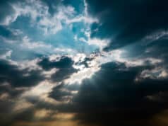 https://www.freepik.com/premium-photo/god-light-dark-cloudy-sky-with-sun-beam-sun-rays-through-black-clouds-god-light-from-heaven_20913791.htm?query=thunderstorms