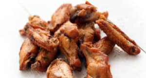 https://www.freepik.com/free-photo/grilled-chicken-wings-white-table_5909243.htm#query=chicken%20wings&position=2&from_view=search