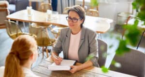https://www.freepik.com/free-photo/hiring-waitress_5399307.htm#query=job%20interview&position=18&from_view=search