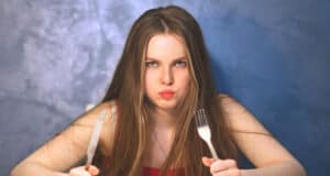 https://www.freepik.com/premium-photo/hungry-young-woman-waiting-with-empty-plate_10294751.htm#query=hungry&from_query=hangry&position=28&from_view=search