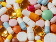 https://www.freepik.com/free-photo/minimal-medicinal-pills-composition_13106423.htm#query=supplements&position=11&from_view=search