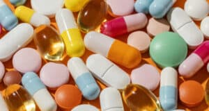 https://www.freepik.com/free-photo/minimal-medicinal-pills-composition_13106423.htm#query=supplements&position=11&from_view=search
