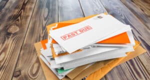 https://www.freepik.com/premium-photo/pile-envelopes-with-overdue-utility-bills-desk_23813229.htm#query=past%20due&position=15&from_view=search